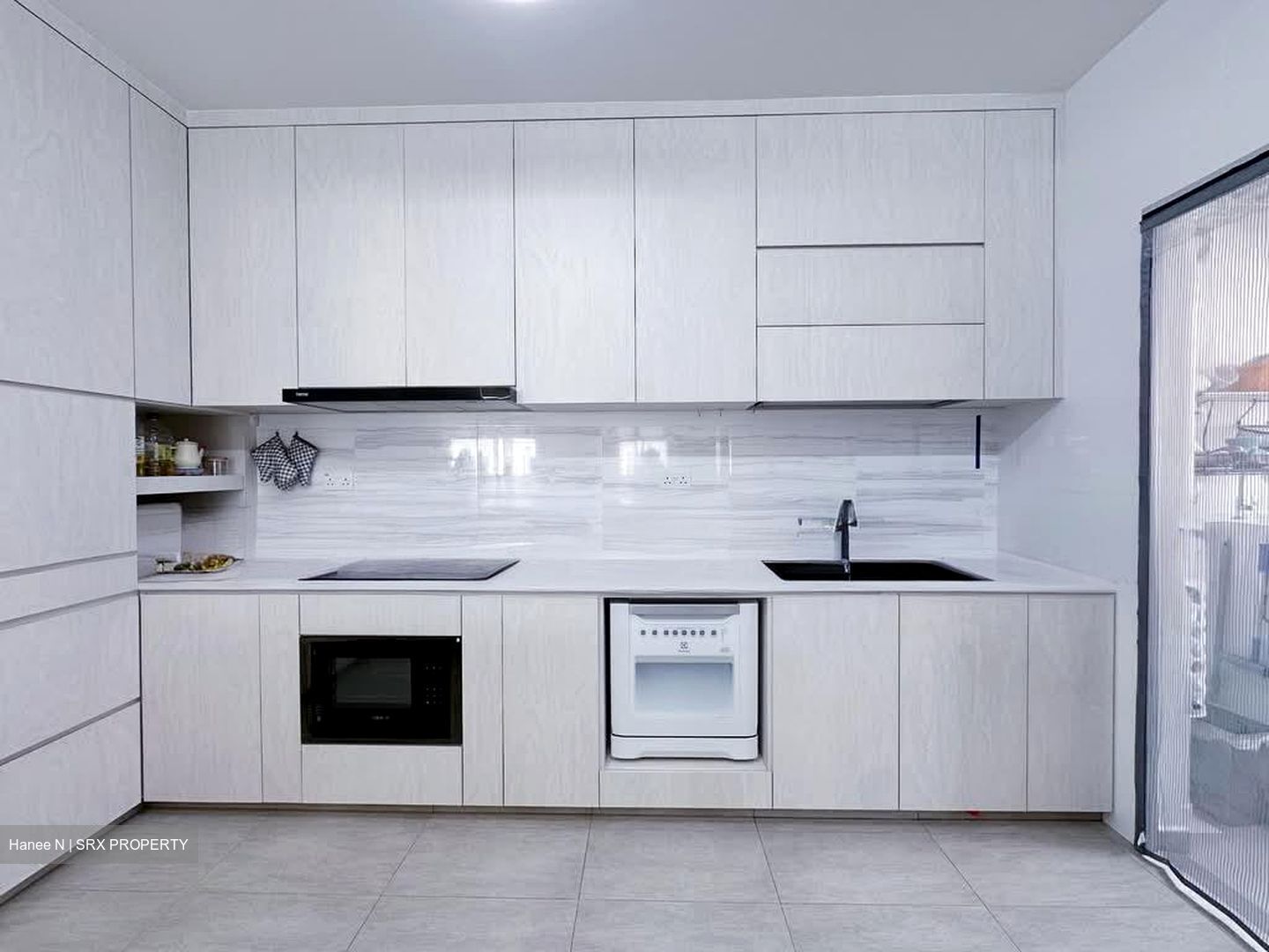 Blk 874B Tampines Greenflora (Tampines), HDB 5 Rooms #560558491